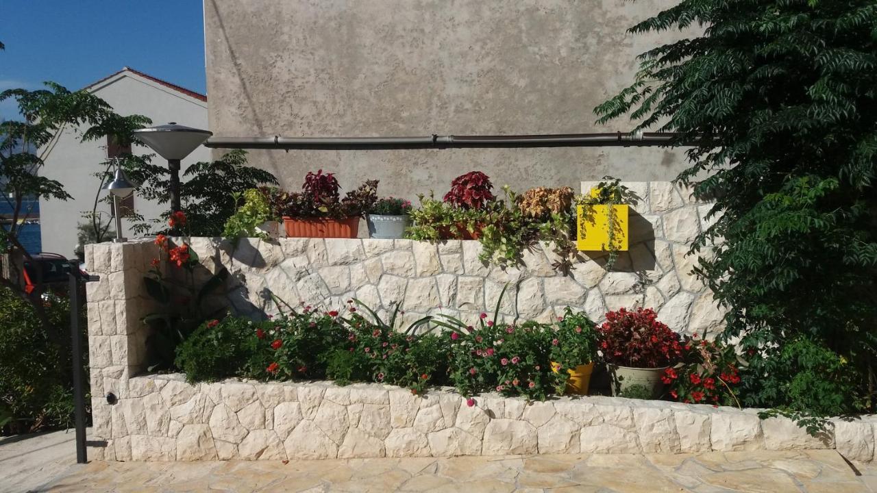 Apartments By The Sea Vinjerac, Zadar - 13811 포세다르예 외부 사진